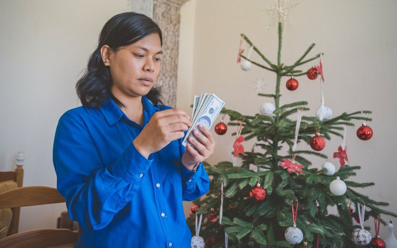 Smart Ways to Send Money Home Safely During the Festive Season